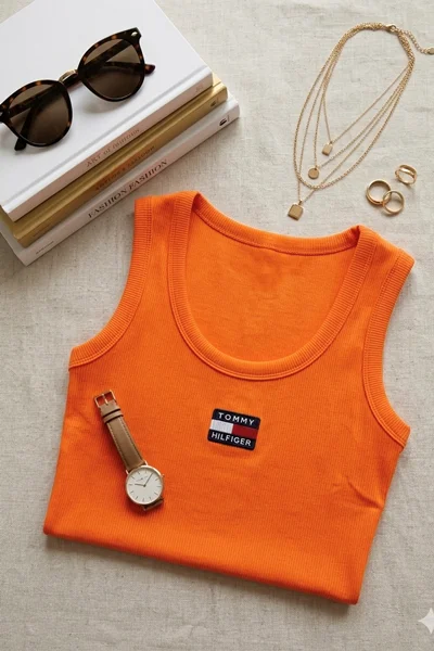 تاپ tommy